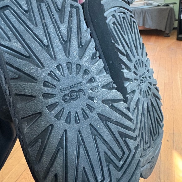 NWOT Kids size 3 black tall UGG boots. - Picture 3 of 4